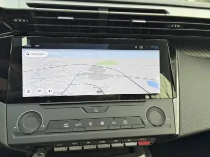 Photo 19 Peugeot 308  Hybrid 145 e-DCS6