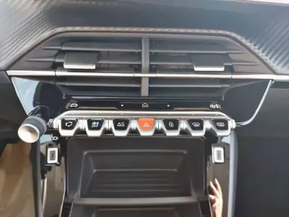 Photo 24 Peugeot 208  100 S&S BVM6