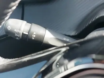 Photo 19 Peugeot 208  100 S&S BVM6