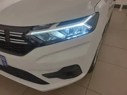 Photo 15 Dacia Sandero  SCe 65