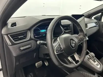 Photo 18 Renault Captur  E-Tech full hybrid 145 ch