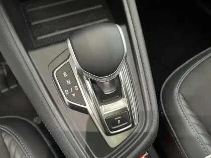 Photo 21 Renault Captur  E-Tech full hybrid 145 ch