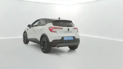 Photo 11 Renault Captur  E-Tech full hybrid 145 ch