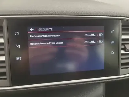 Photo 19 Peugeot 308  1.5 BlueHDi 130ch S&S EAT8