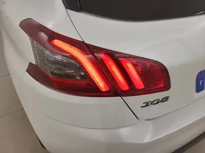 Photo 16 Peugeot 308  1.5 BlueHDi 130ch S&S EAT8