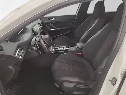 Photo 10 Peugeot 308  1.5 BlueHDi 130ch S&S EAT8