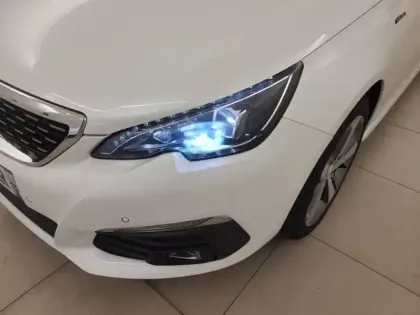 Photo 15 Peugeot 308  1.5 BlueHDi 130ch S&S EAT8