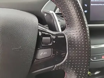 Photo 21 Peugeot 308  1.5 BlueHDi 130ch S&S EAT8