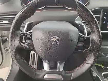 Photo 8 Peugeot 308  1.5 BlueHDi 130ch S&S EAT8