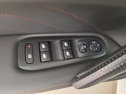 Photo 24 Peugeot 308  1.5 BlueHDi 130ch S&S EAT8