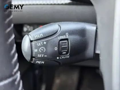 Photo 11 Peugeot 208  Electrique 50 kWh 136ch