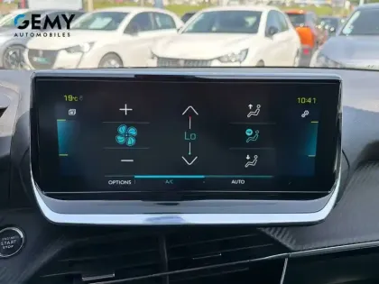 Photo 16 Peugeot 208  Electrique 50 kWh 136ch