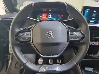 Photo 8 Peugeot 2008  BlueHDi 110 S&S BVM6