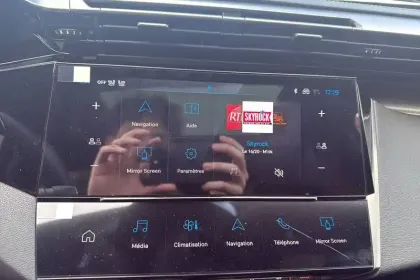 Photo 19 Peugeot 308  Plug-in Hybrid 195 ch e-DCS7