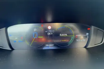 Photo 39 Peugeot 308  Plug-in Hybrid 195 ch e-DCS7