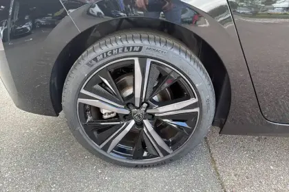 Photo 8 Peugeot 308  Plug-in Hybrid 195 ch e-DCS7