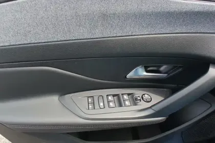 Photo 19 Peugeot 308  Electrique 54 kWh 156ch