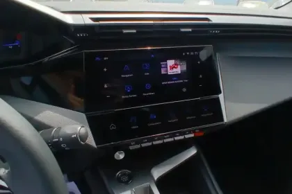 Photo 16 Peugeot 308  Electrique 54 kWh 156ch