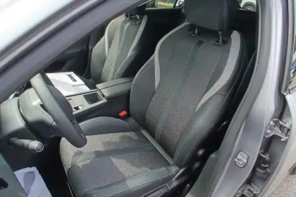 Photo 9 Peugeot 308  Electrique 54 kWh 156ch