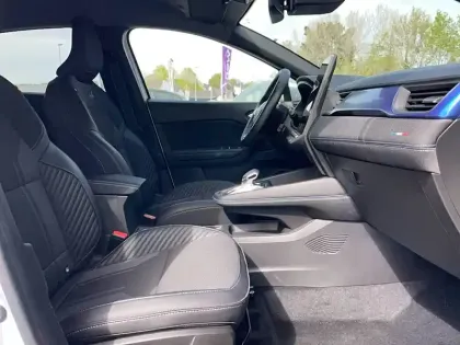 Photo 23 Renault Captur  E-Tech full hybrid 145 ch