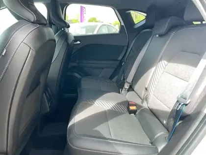 Photo 9 Renault Captur  E-Tech full hybrid 145 ch