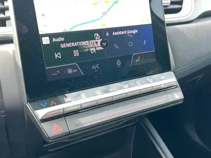 Photo 16 Renault Captur  E-Tech full hybrid 145 ch