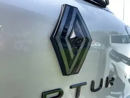 Photo 13 Renault Captur  E-Tech full hybrid 145 ch