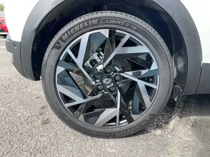 Photo 27 Renault Captur  E-Tech full hybrid 145 ch