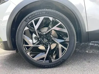 Photo 24 Renault Captur  E-Tech full hybrid 145 ch