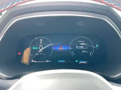 Photo 10 Renault Captur  E-Tech full hybrid 145 ch