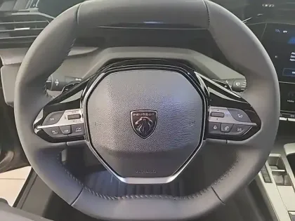 Photo 8 Peugeot 308  SW Hybrid 145 e-DCS6