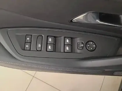 Photo 21 Peugeot 308  SW Hybrid 145 e-DCS6