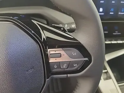 Photo 18 Peugeot 308  SW Hybrid 145 e-DCS6