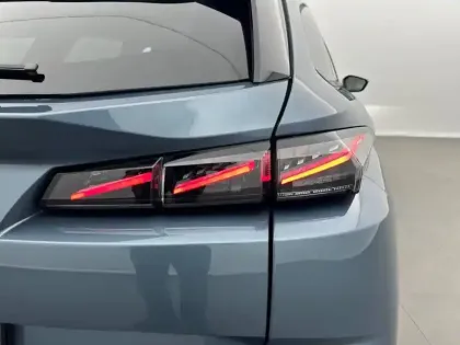 Photo 16 Peugeot 308  SW Hybrid 145 e-DCS6