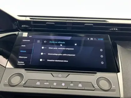 Photo 28 Peugeot 308  SW Hybrid 145 e-DCS6