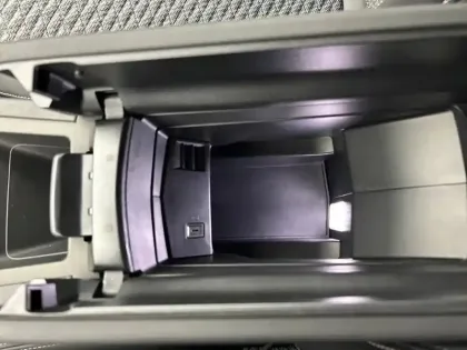 Photo 32 Peugeot 308  SW Hybrid 145 e-DCS6