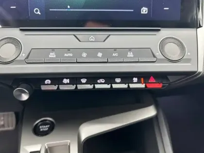 Photo 23 Peugeot 308  SW Hybrid 145 e-DCS6