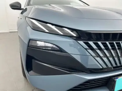 Photo 15 Peugeot 308  SW Hybrid 145 e-DCS6