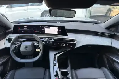 Photo 16 Peugeot 3008  Hybrid 145 e-DCS6