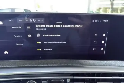 Photo 23 Peugeot 3008  Hybrid 145 e-DCS6