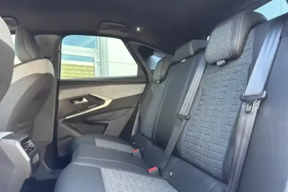 Photo 14 Peugeot 3008  Hybrid 145 e-DCS6