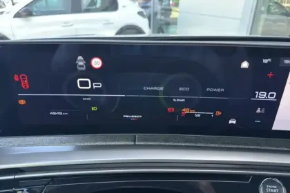 Photo 18 Peugeot 3008  Hybrid 145 e-DCS6