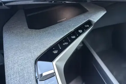 Photo 26 Peugeot 3008  Hybrid 145 e-DCS6