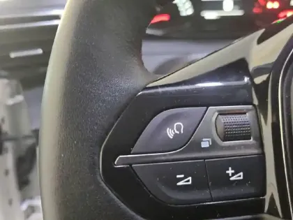 Photo 27 Peugeot 208  PureTech 75 S&S BVM5