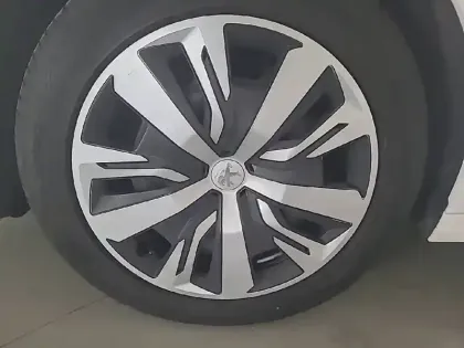 Photo 12 Peugeot 208  PureTech 75 S&S BVM5