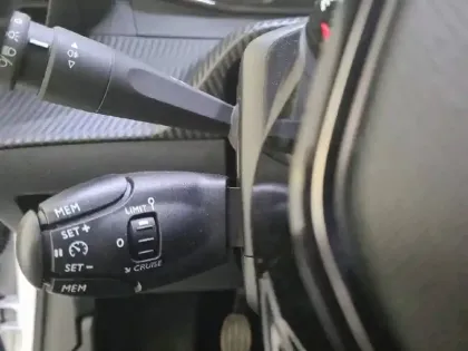 Photo 26 Peugeot 208  PureTech 75 S&S BVM5