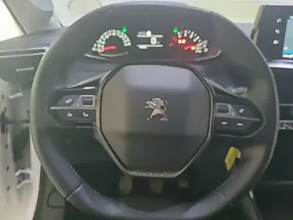 Photo 8 Peugeot 208  PureTech 75 S&S BVM5