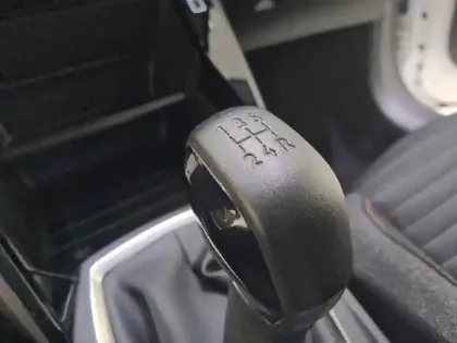 Photo 13 Peugeot 208  PureTech 75 S&S BVM5