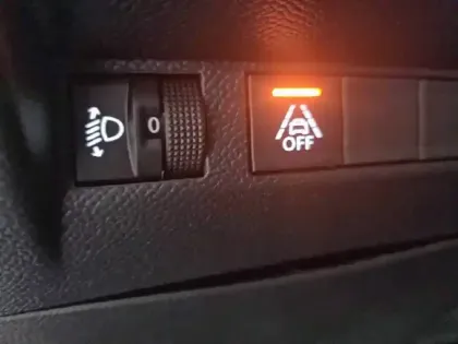 Photo 29 Peugeot 208  PureTech 75 S&S BVM5