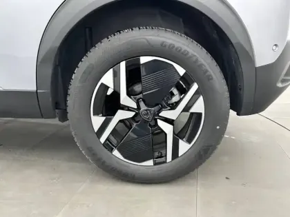 Photo 12 Peugeot 2008  Hybrid 145 e-DCS6